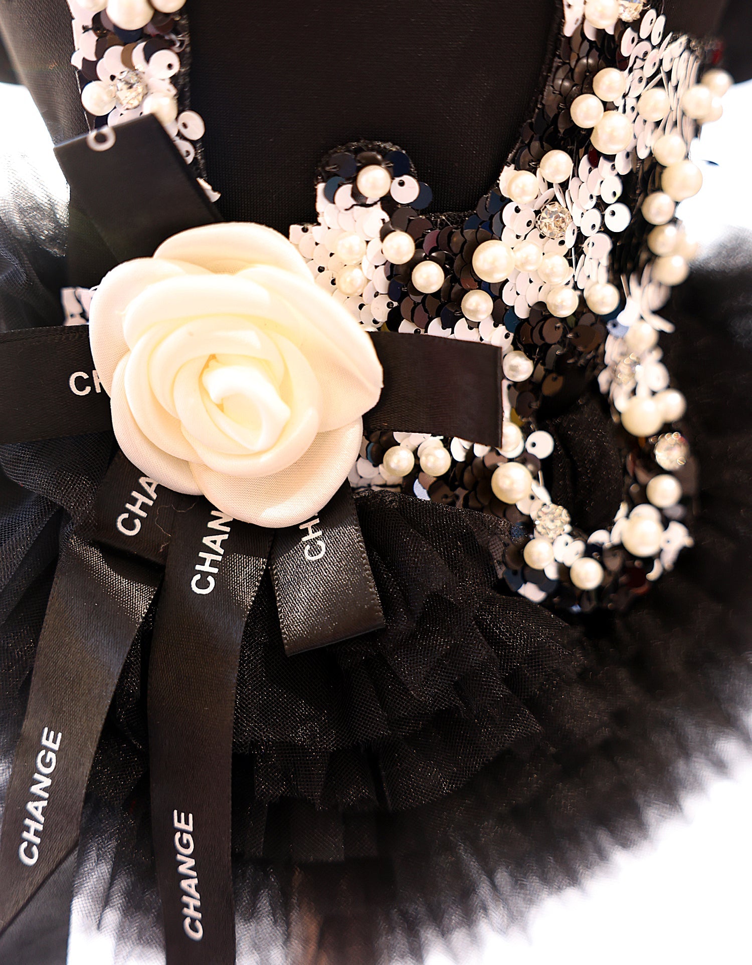 Luxury Black Pearl Dog Dress Elegant Tulle Pet Dress Tutu with Flower Accent