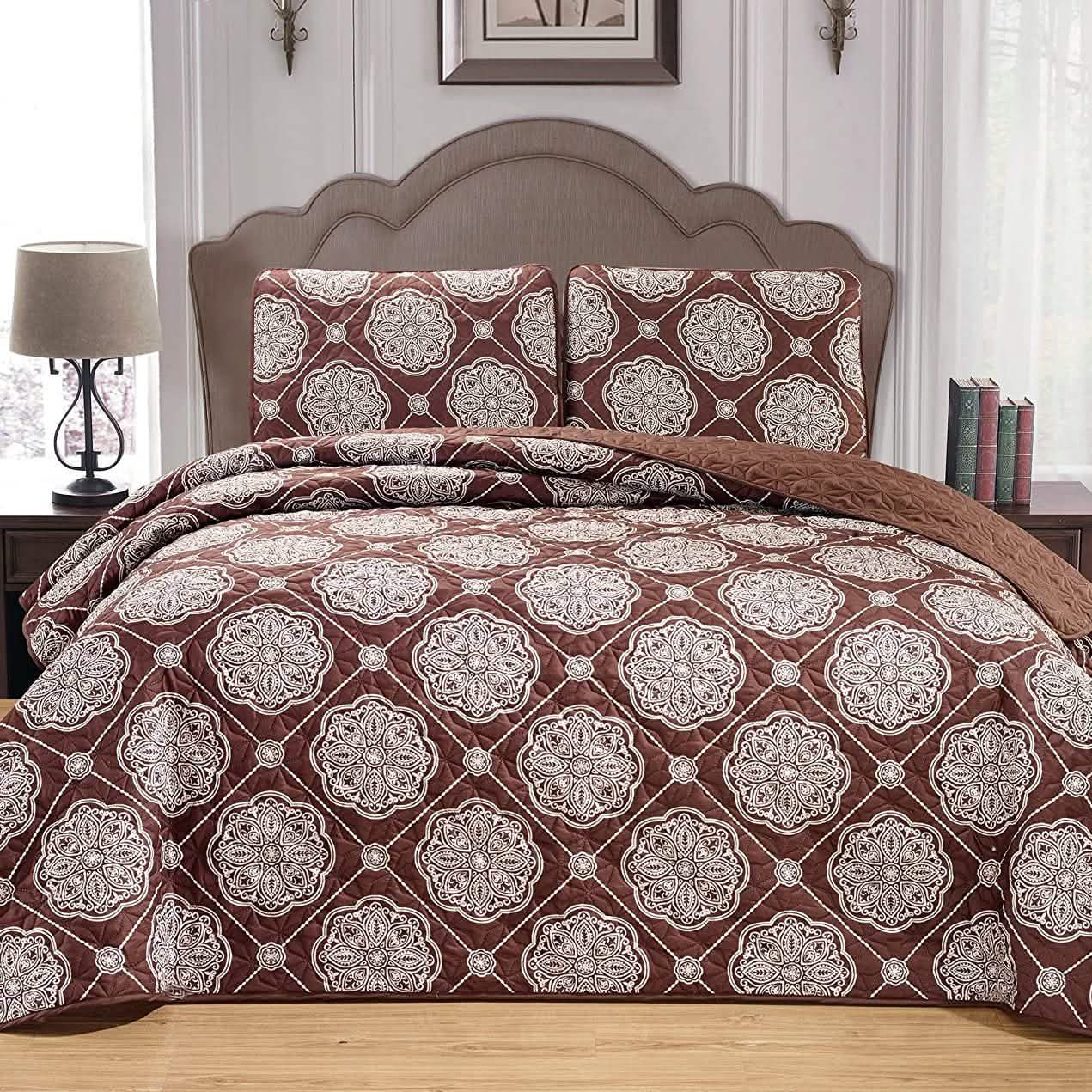 3-Piece Set: Medallion Reversible Oversized Bedspread Coverlet Quilt Bed Cover