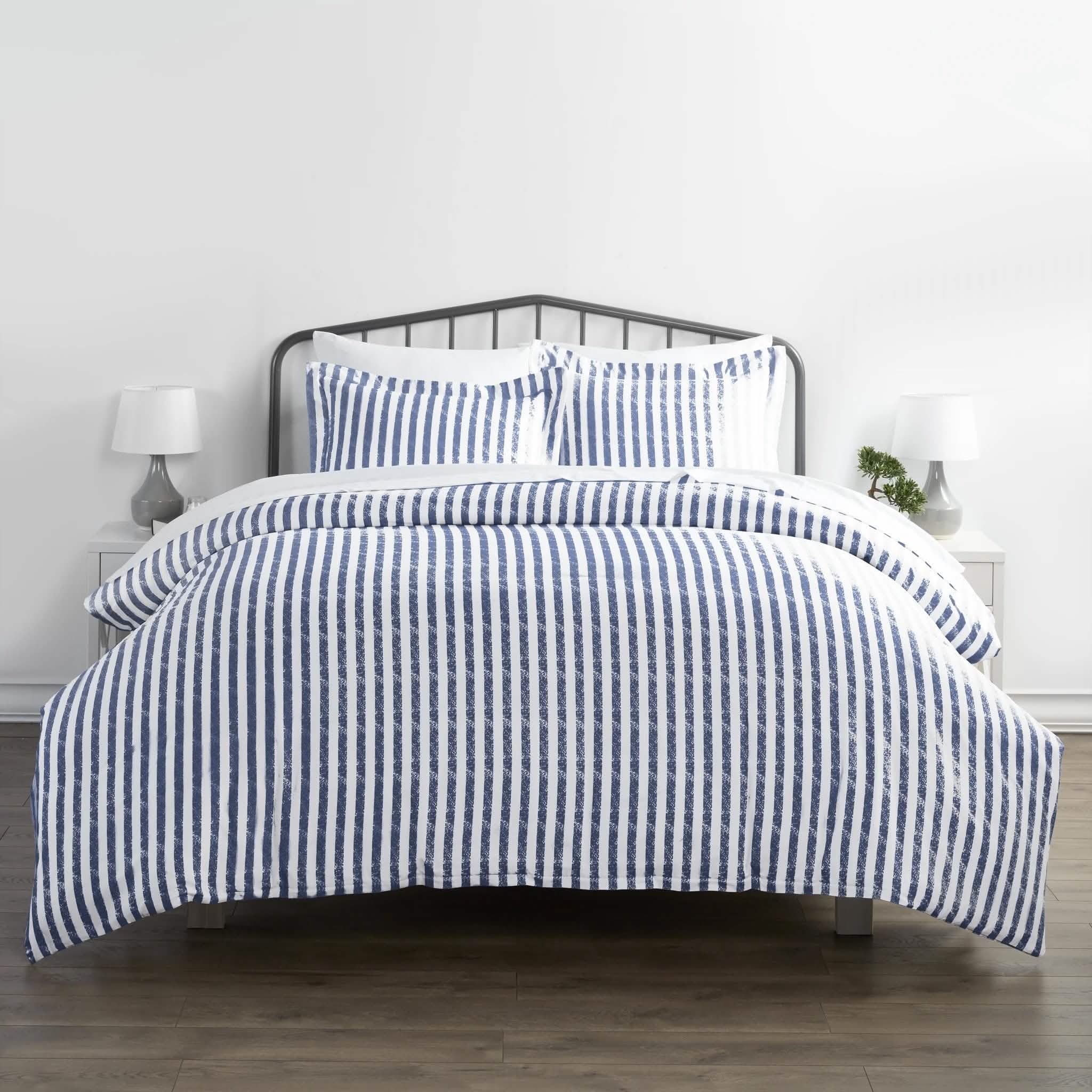 3-Piece Set: Rugged Stripes Patterned Duvet Cover