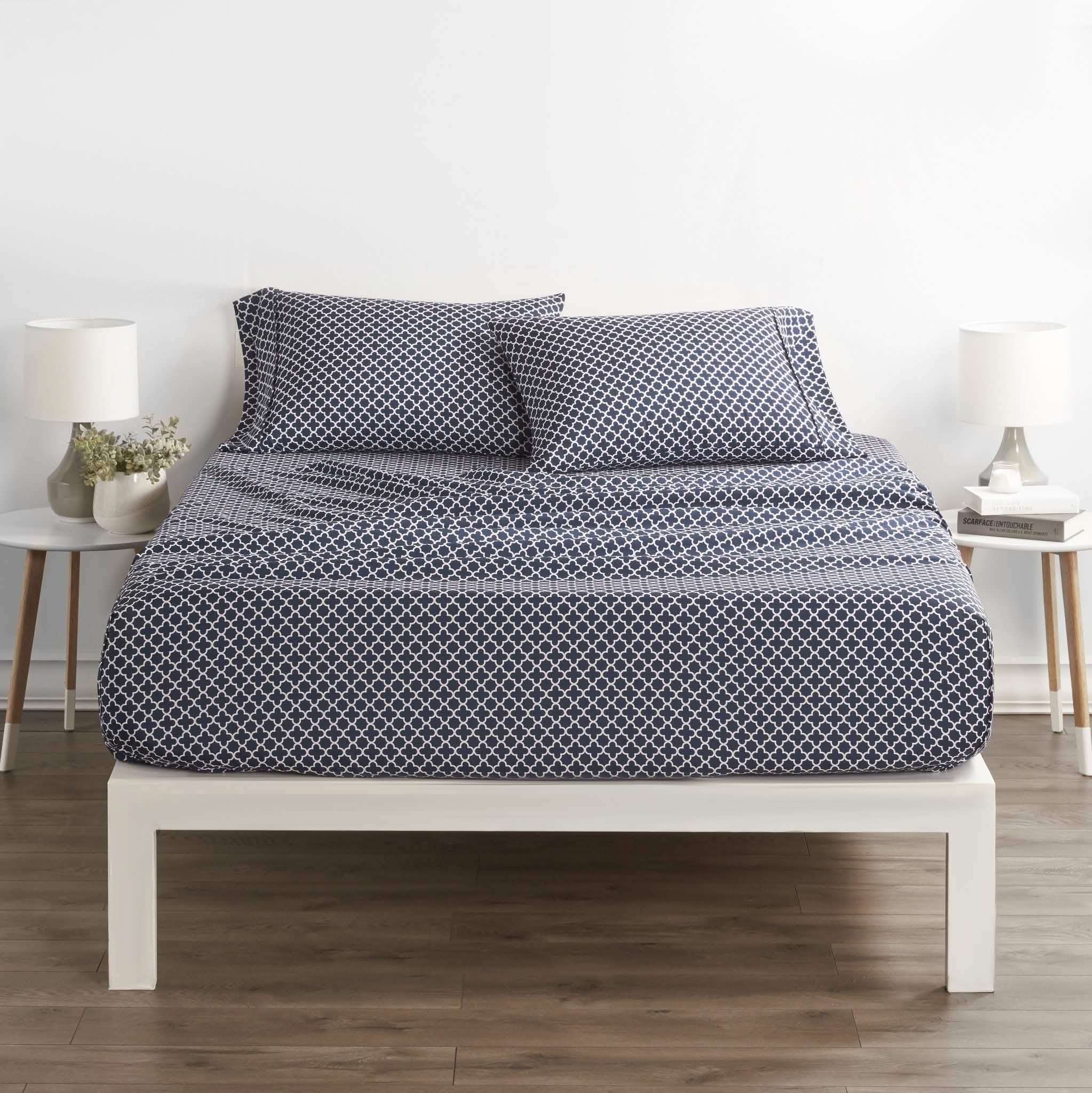 4-Piece: Quatrefoil Patterned Sheet Set